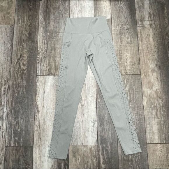 Aerie Move Workout Athletic Leggings Gray Cutout Design on Sides Size Medium - Picture 2 of 10